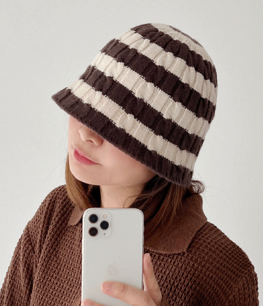 스트라이프 꽈배기 니트 버킷햇 여성 겨울 벙거지 모자 - 모자상점